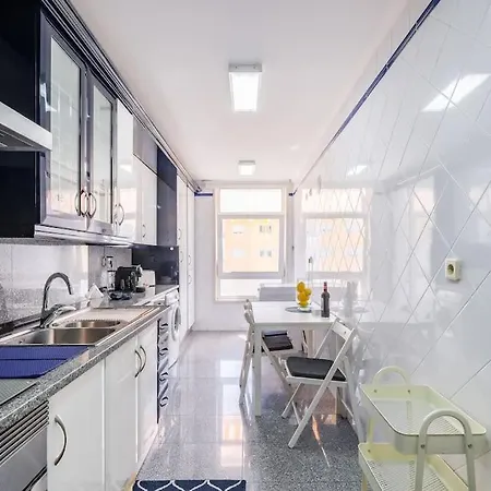 Daire 3 Bedroom In Parede, Minutes From