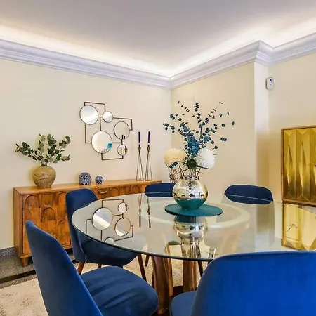 Daire 3 Bedroom In Parede, Minutes From *